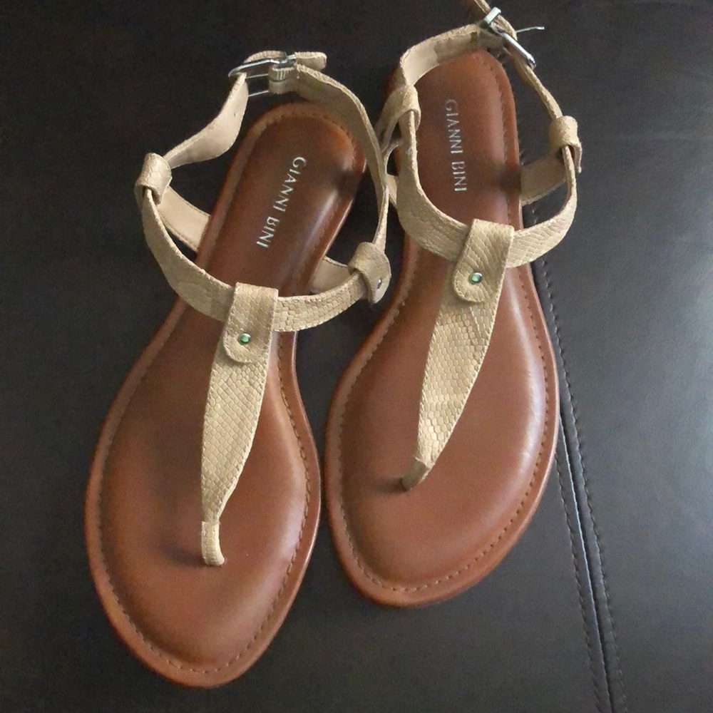 Gianni Bini sandals